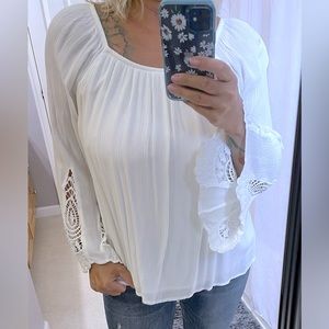 Boho chic! Women’s Top • Tart Collection • Size medium